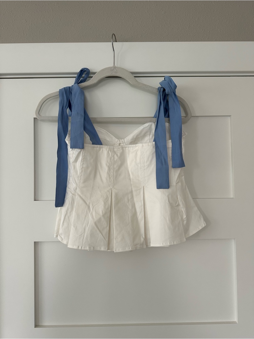 Hyacinth House Tuckernuck White Peplum Bustier Top with Light Blue Straps - Picture 3 of 5